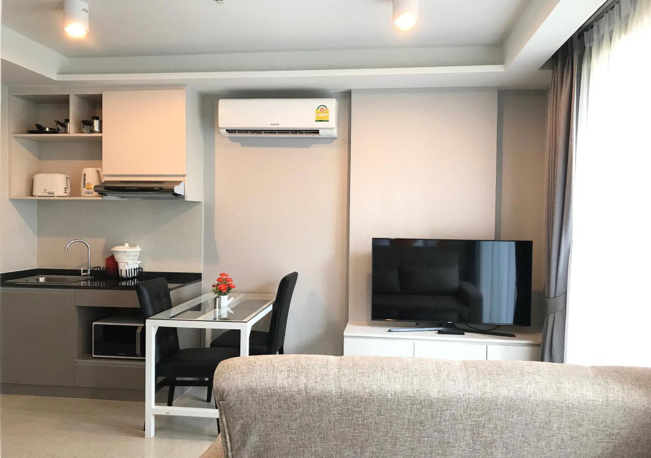 6th Avenue Surin Beach