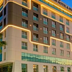 B Business Hotel & Spa