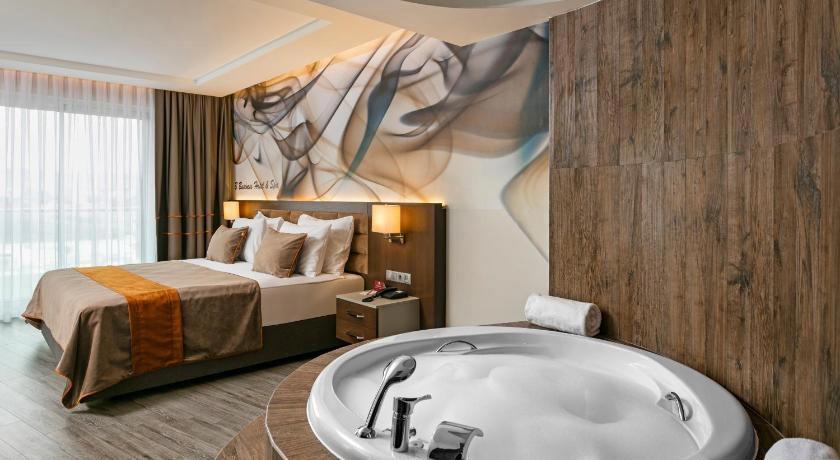 B Business Hotel & Spa