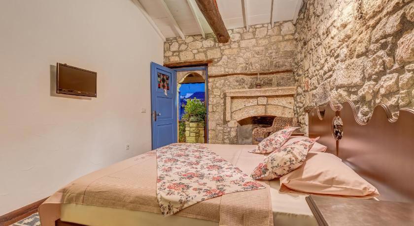 Alacati Eski Ev Hotel