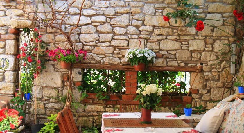 Alacati Eski Ev Hotel