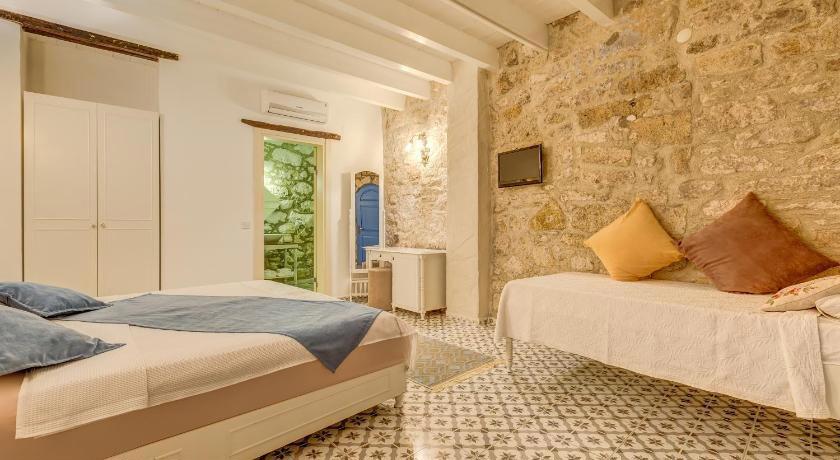 Alacati Eski Ev Hotel