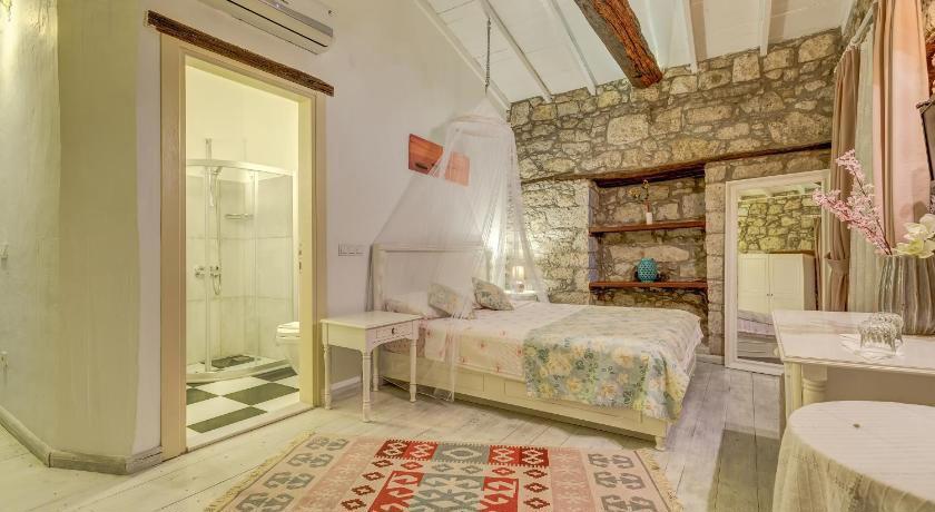 Alacati Eski Ev Hotel