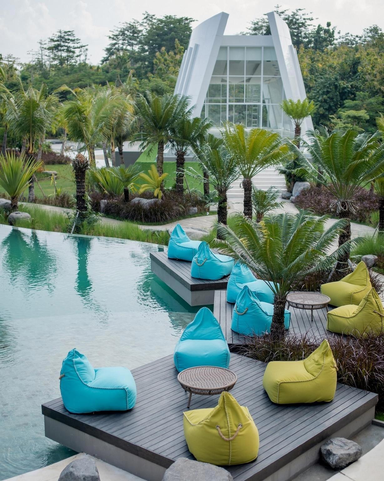 Cross Bali Breakers Resort